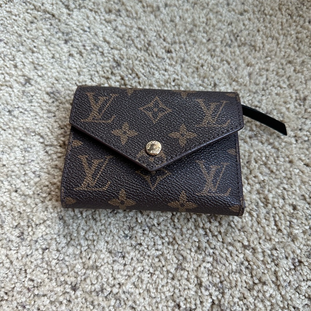 Wallet - Picture 2 of 3